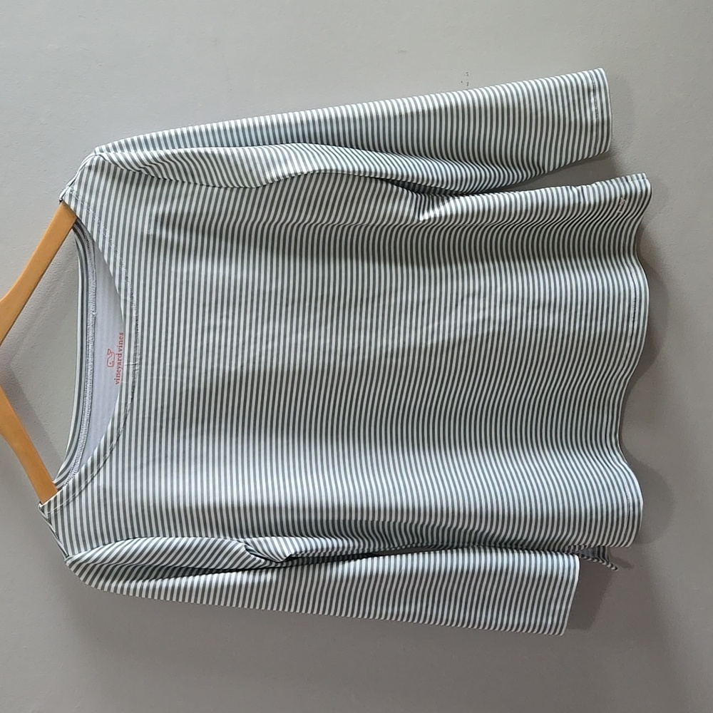 Green and White Striped Vineyard Vines Slub Shirt Size Medium - Picture 2 of 9